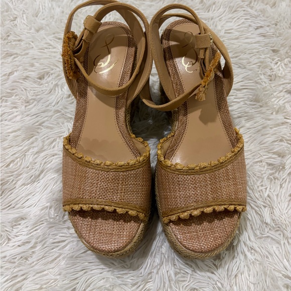 Sam Edelman Amber Espadrille Platform Ankle Strap
Sandal- Size 7.5 - Picture 2 of 9